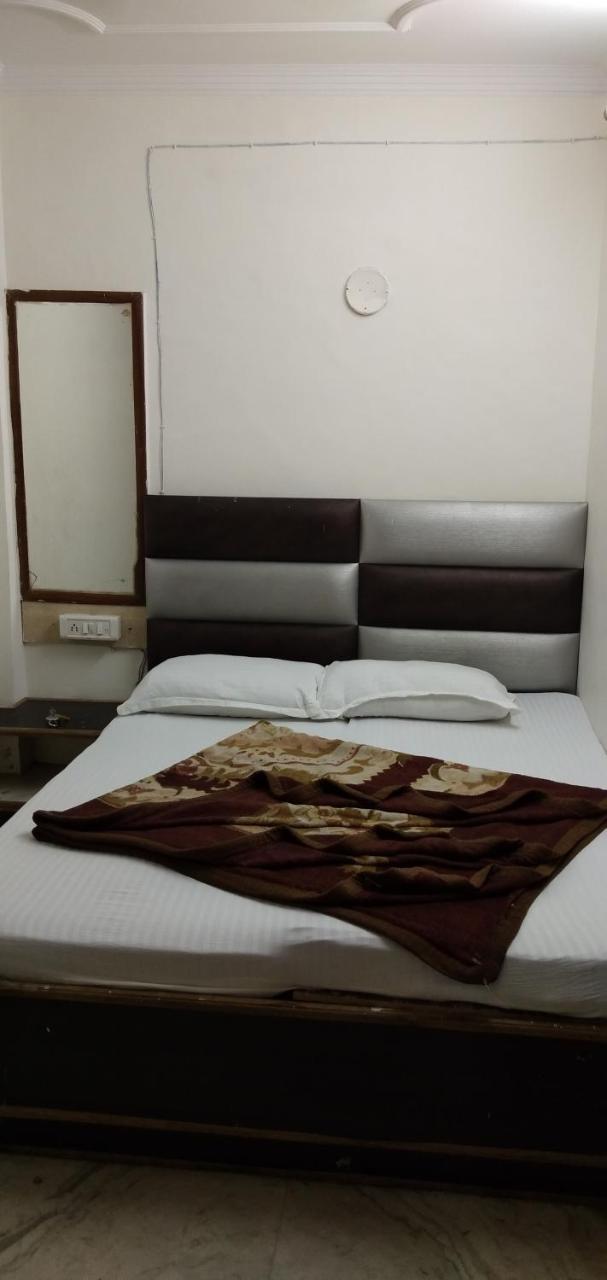 Hotel Euro International ニューデリー エクステリア 写真